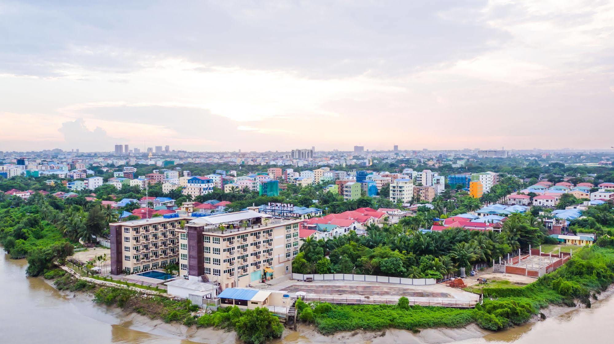 Hotel Sincere Smile Yangon Luaran gambar