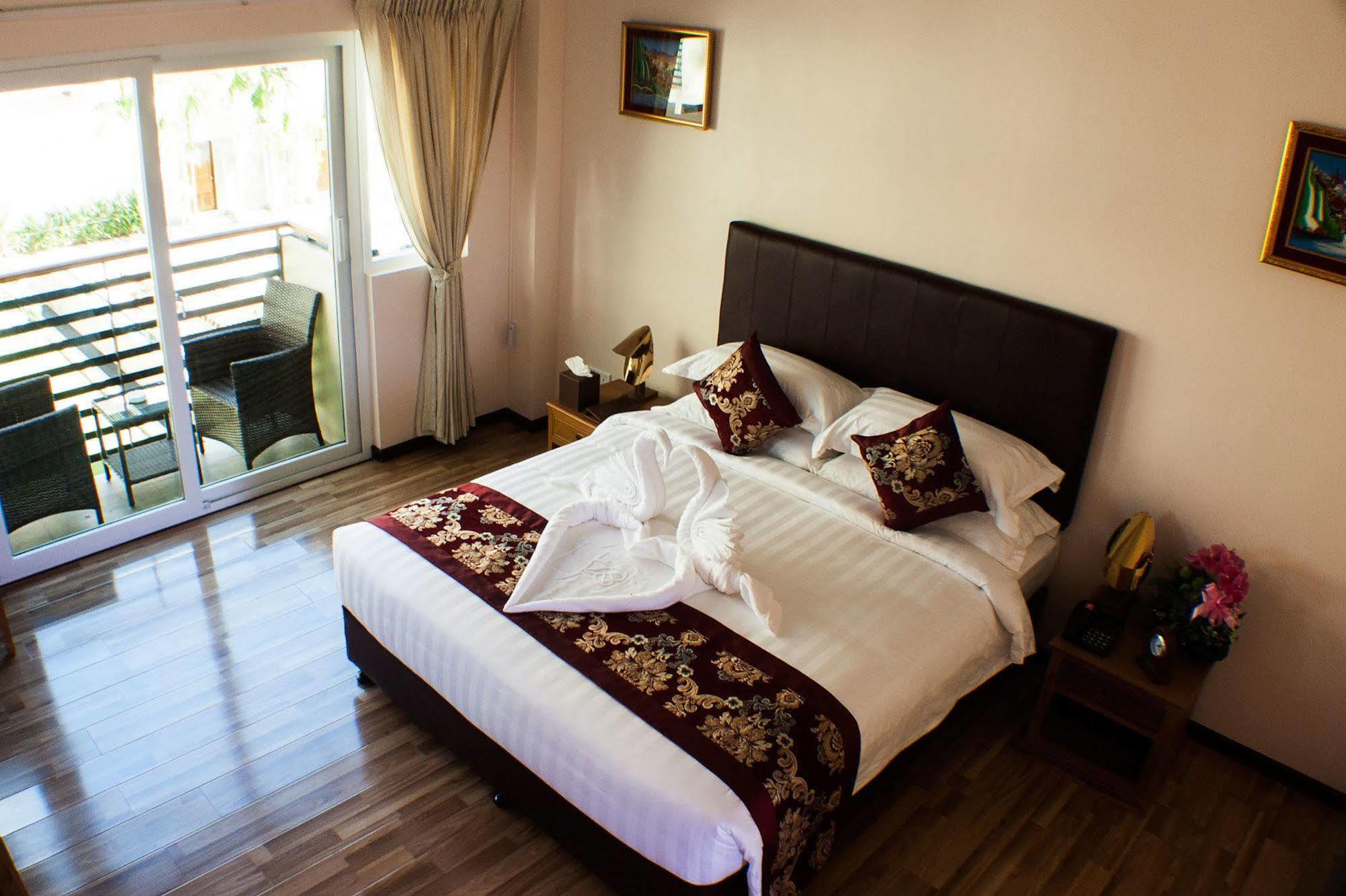 Hotel Sincere Smile Yangon Luaran gambar